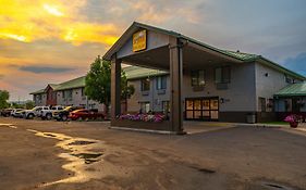 Yellowstone River Inn & Suites